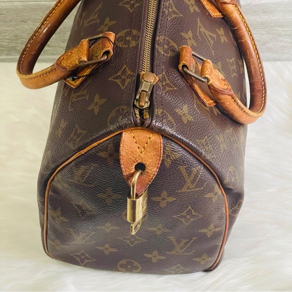 LOUIS VUITTON
Monogram Canvas Speedy 30 Bag - Picture 7 of 15